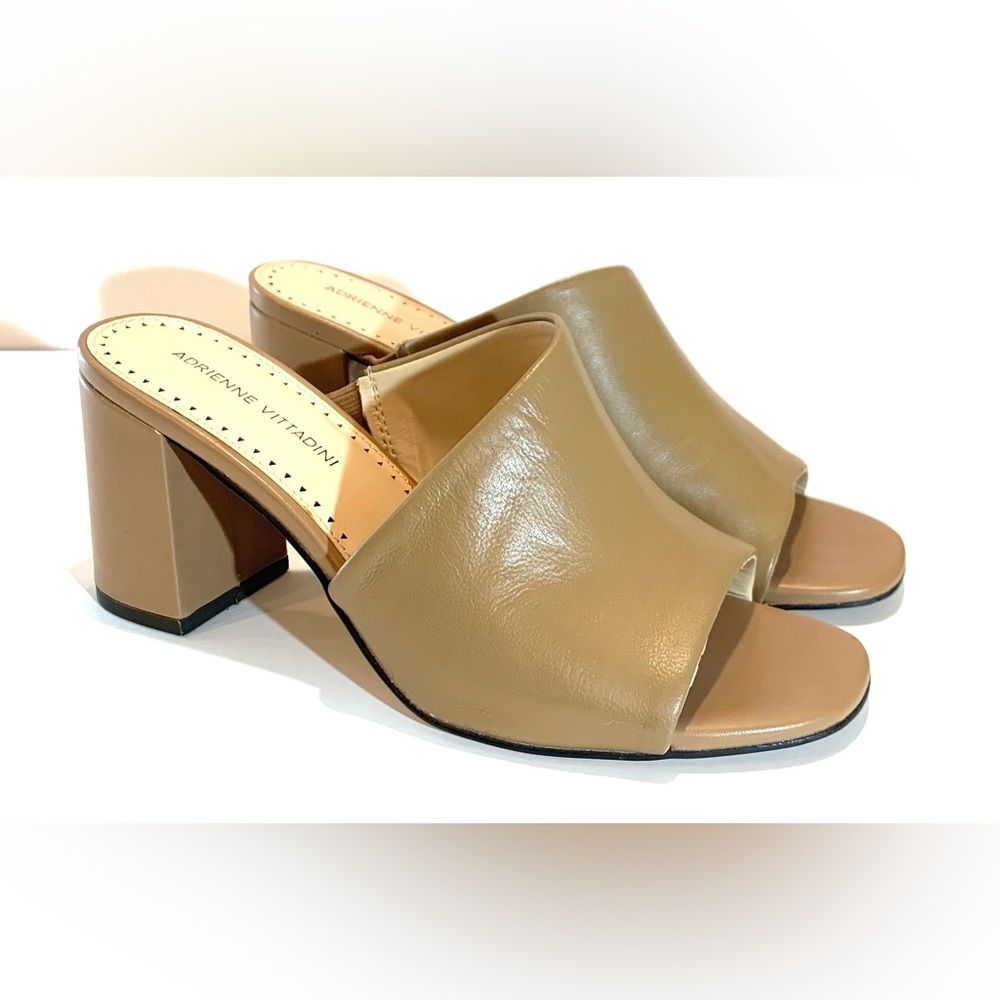 Adrienne Vittadini Albi Tan Leather Mules Sz 8.5